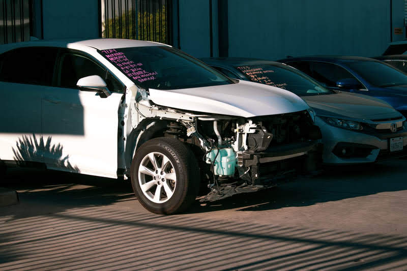 Oxford, MS – Car Crash with Injuries at Donut Shop on University Ave 