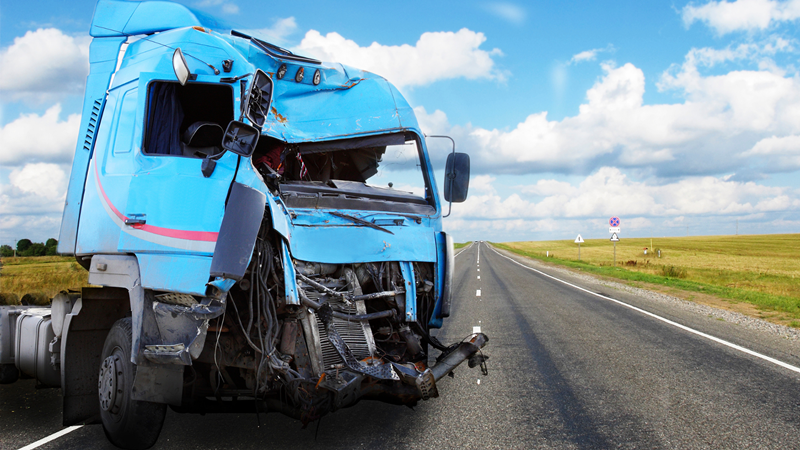 Canton, MS – Serious Tractor-Trailer Crash Leads to Injuries on I-55