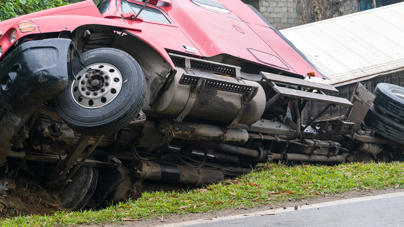 Pope, MS – One Transported After Tractor-Trailer Rollover on I-55 Near Hentz Rd