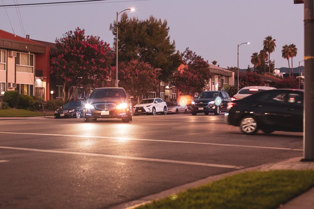 Oxford, MS – Injuries in Car Crash on Charger Loop Near High School